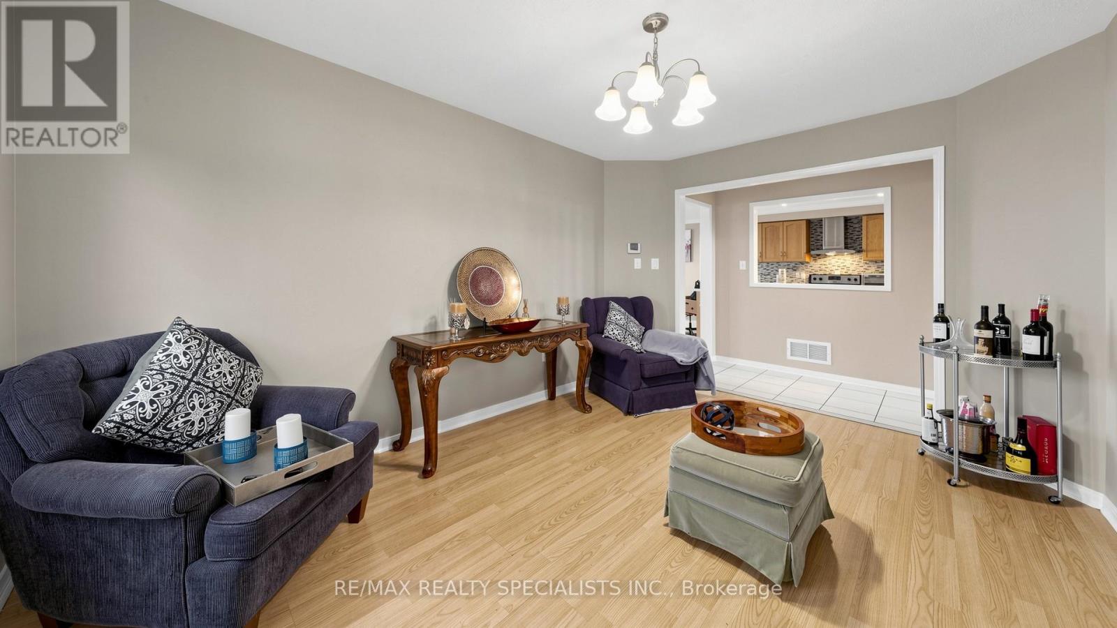 193 QUEEN MARY DRIVE - 19