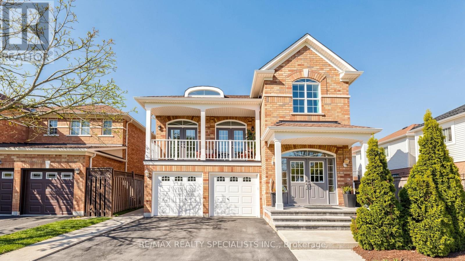 193 QUEEN MARY DRIVE - 2