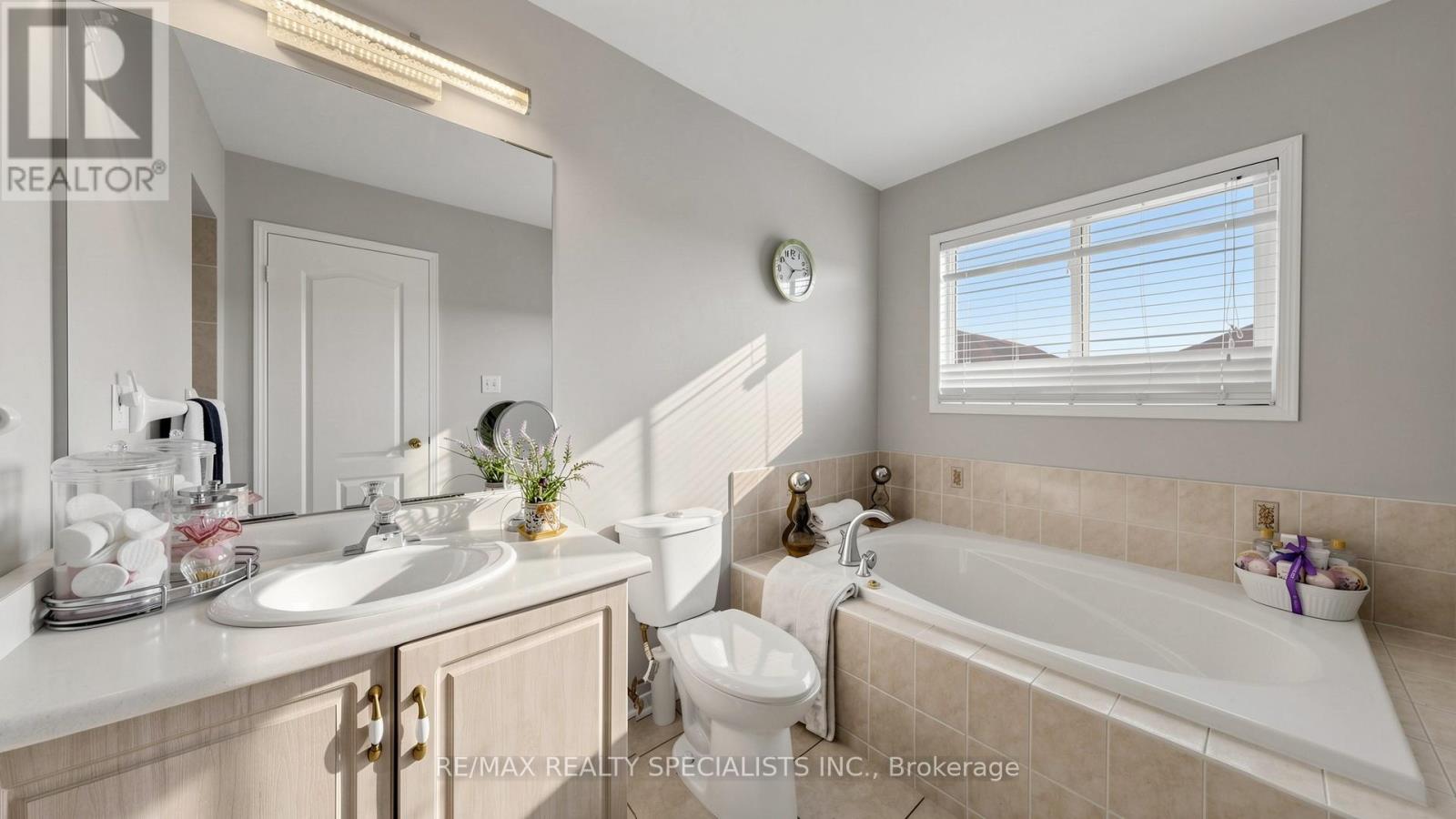 193 QUEEN MARY DRIVE - Image 28