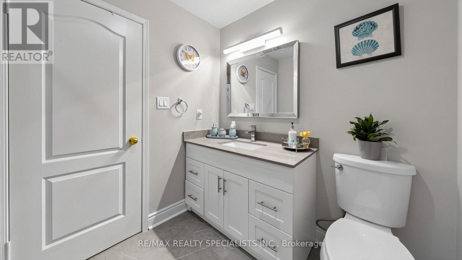 193 QUEEN MARY DRIVE - 38