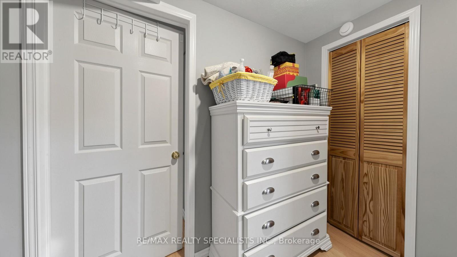 193 QUEEN MARY DRIVE - 40