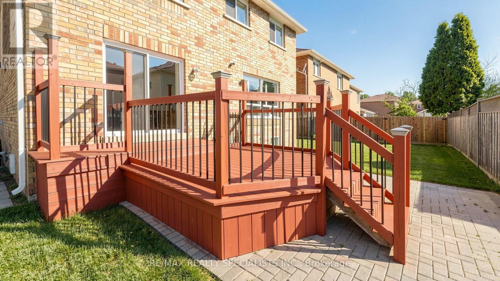 193 QUEEN MARY DRIVE - 42
