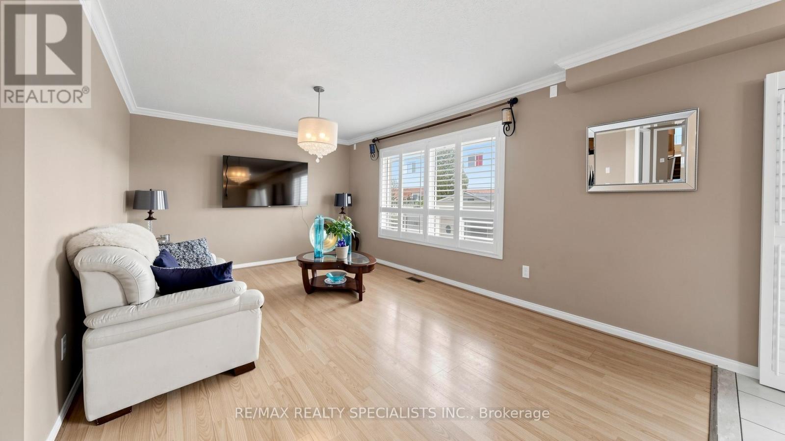 193 QUEEN MARY DRIVE - Image 7