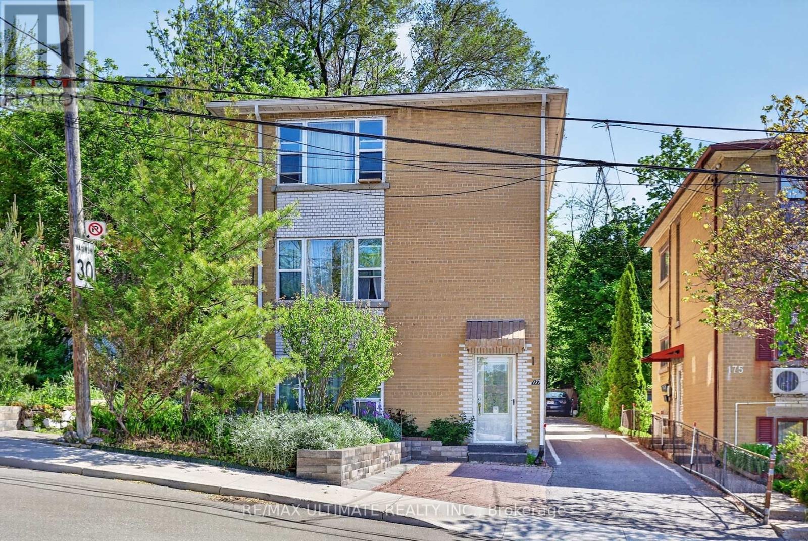 177 VARSITY ROAD - 2