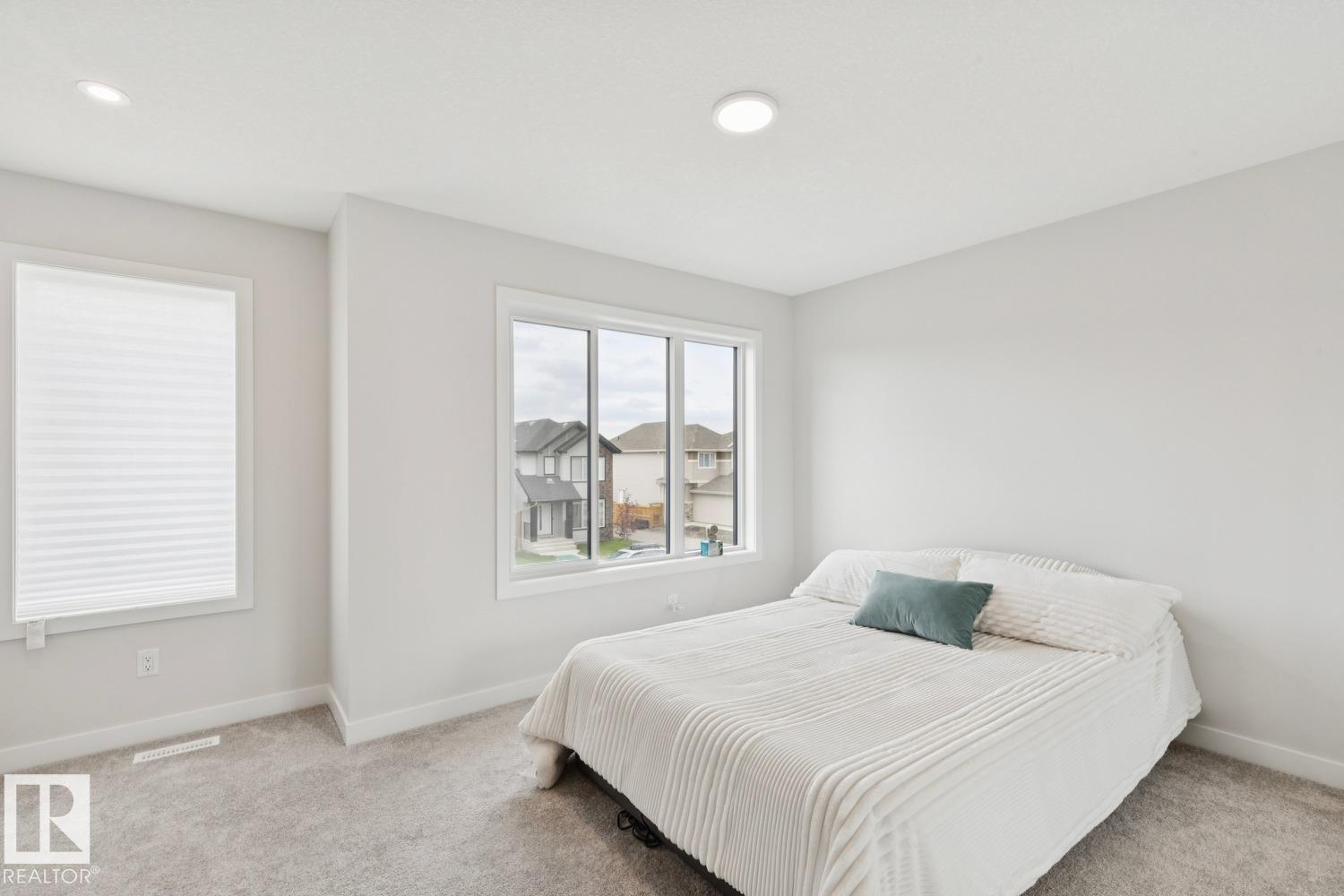15666 18 AV SW - 12