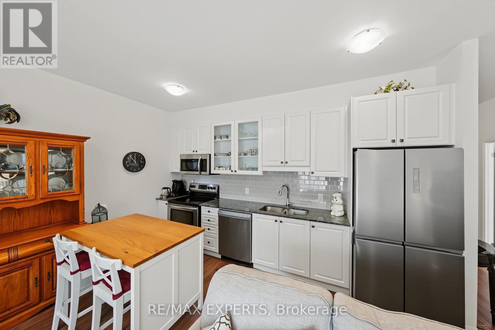 #105 64 QUEEN STREET S - Image 6