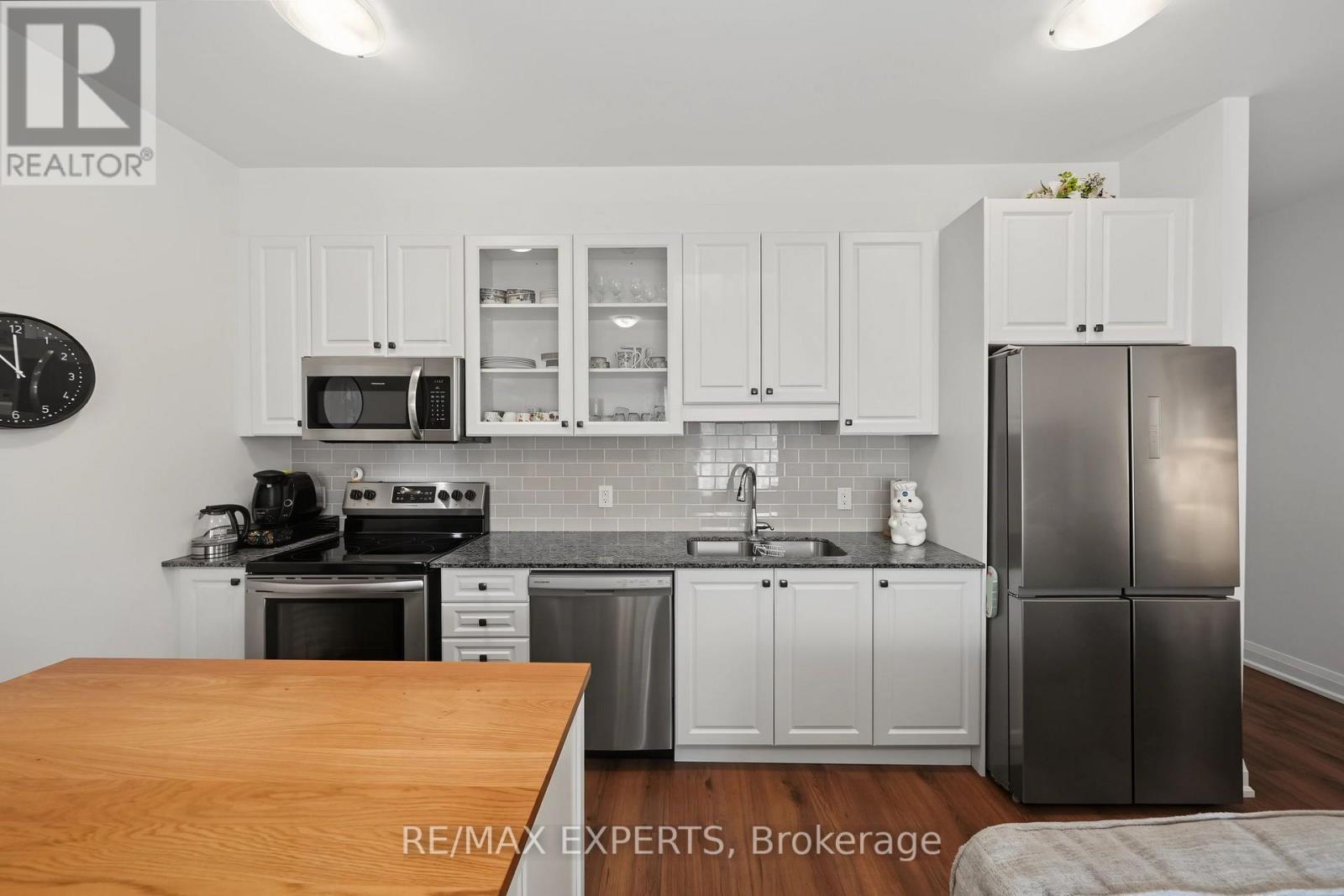 #105 64 QUEEN STREET S - Image 8