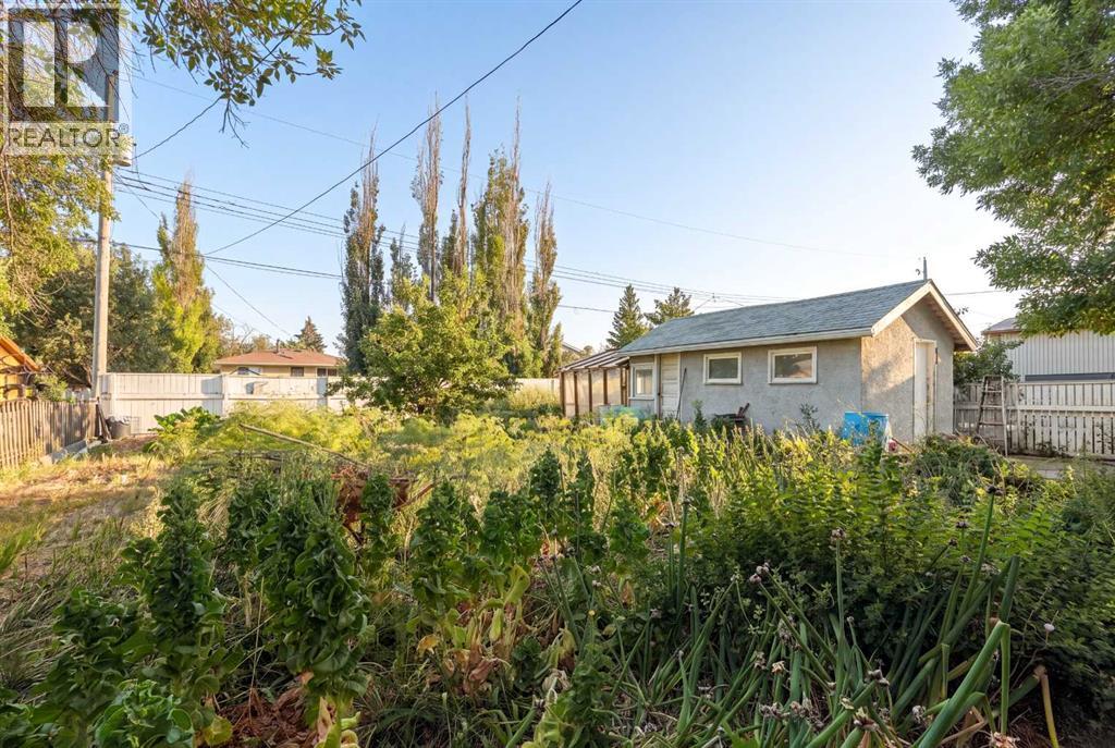 424 53 Avenue - 35