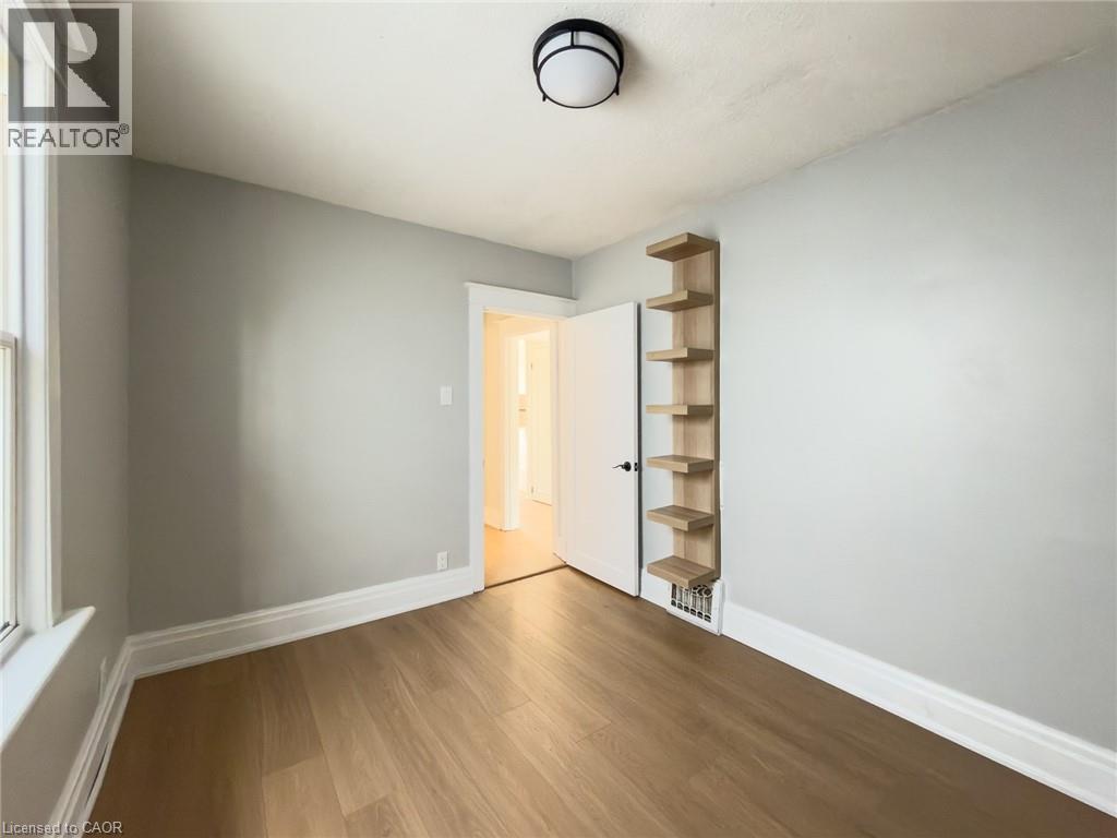 97 CROSTHWAITE Avenue N - 23