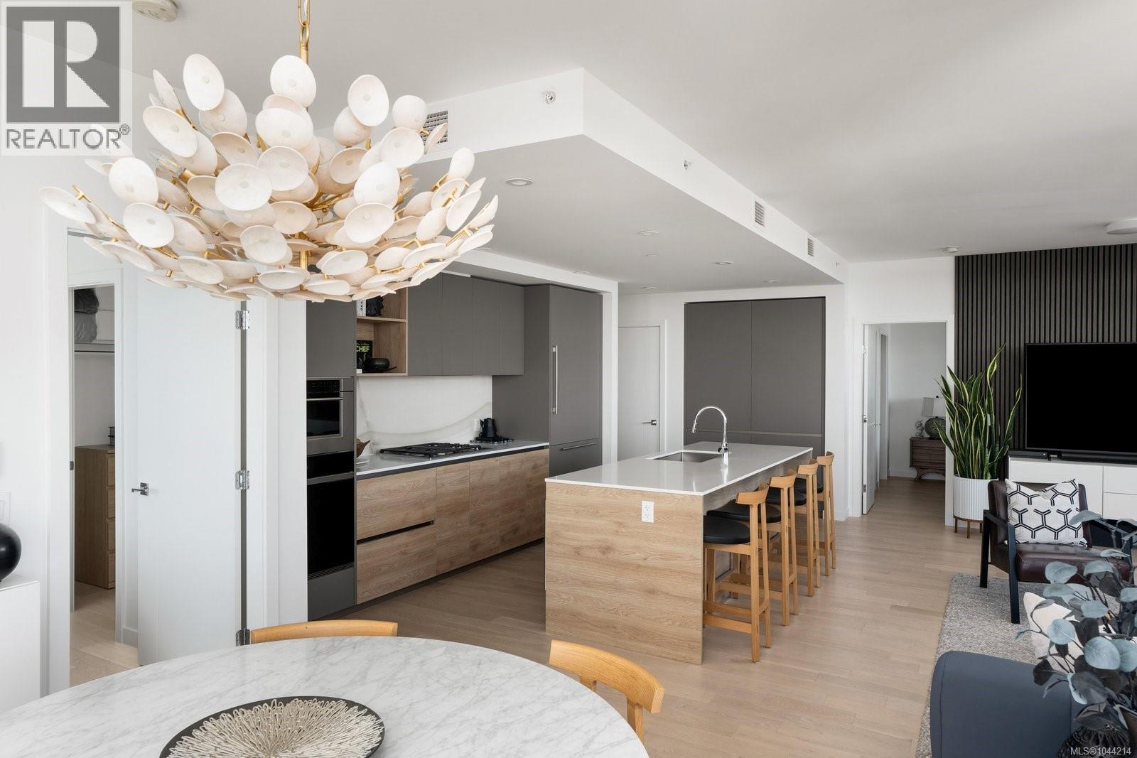 1304 363 Tyee Road, Victoria