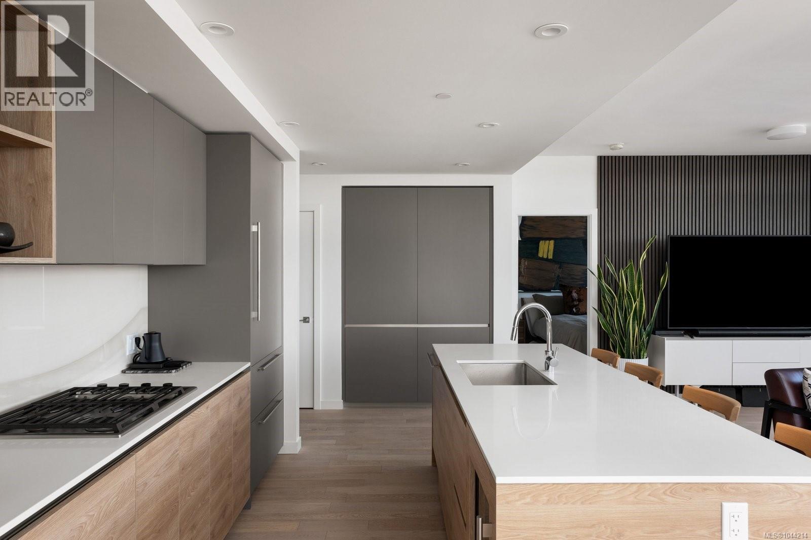1304 363 Tyee Road, Victoria