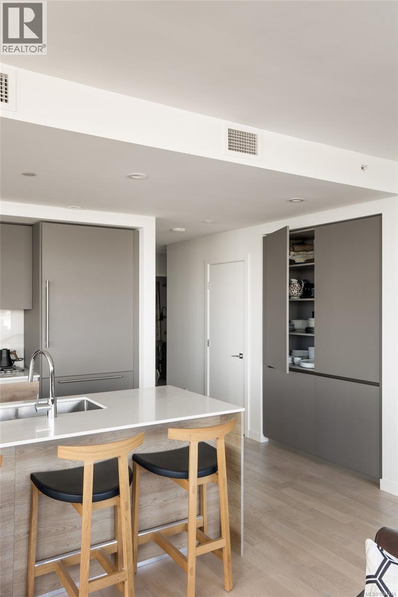 1304 363 Tyee Road, Victoria