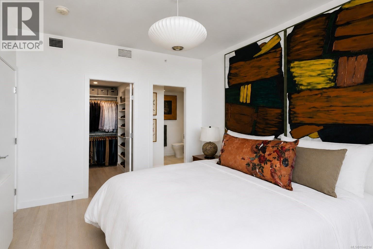1304 363 Tyee Road, Victoria