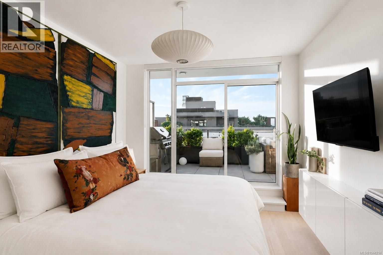 1304 363 Tyee Road, Victoria