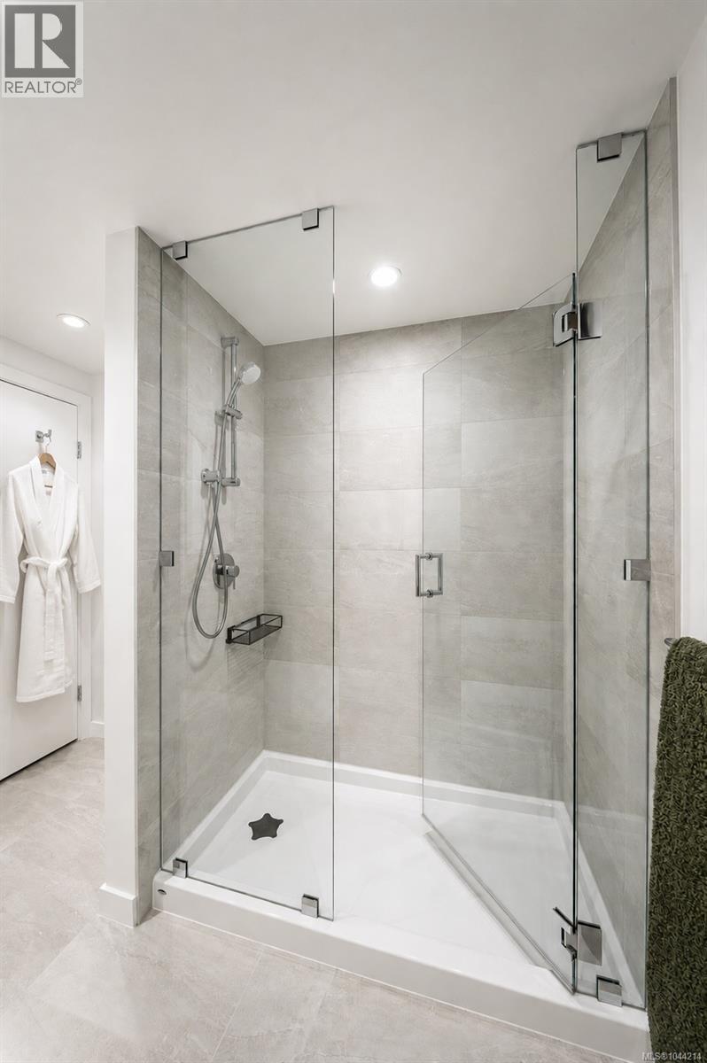 1304 363 Tyee Road, Victoria
