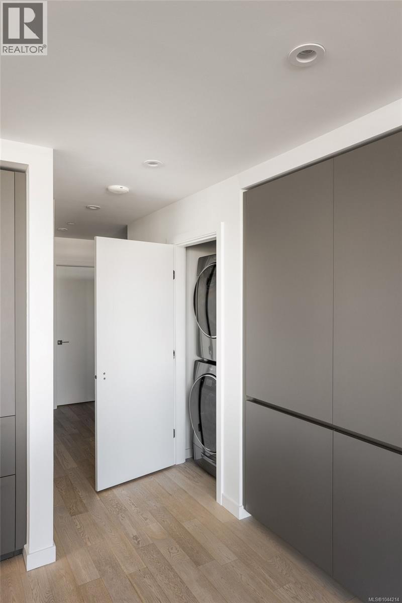 1304 363 Tyee Road, Victoria