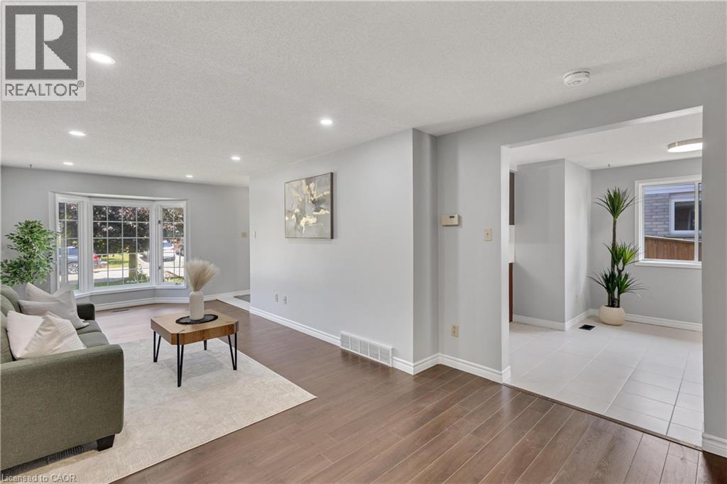 111 OPRINGTON Court - Image 10