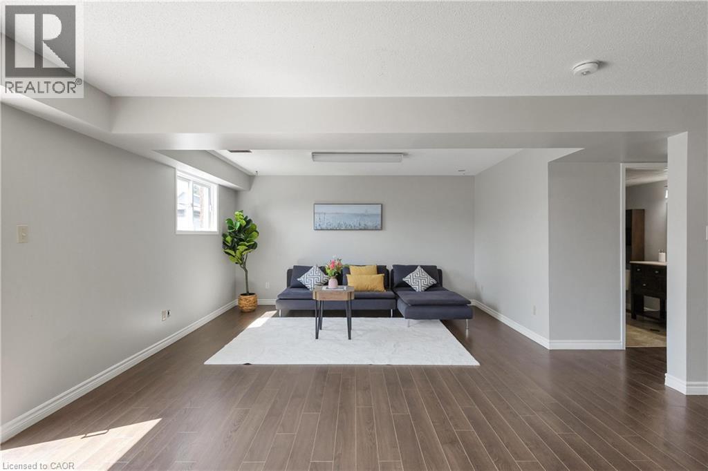 111 OPRINGTON Court - Image 24