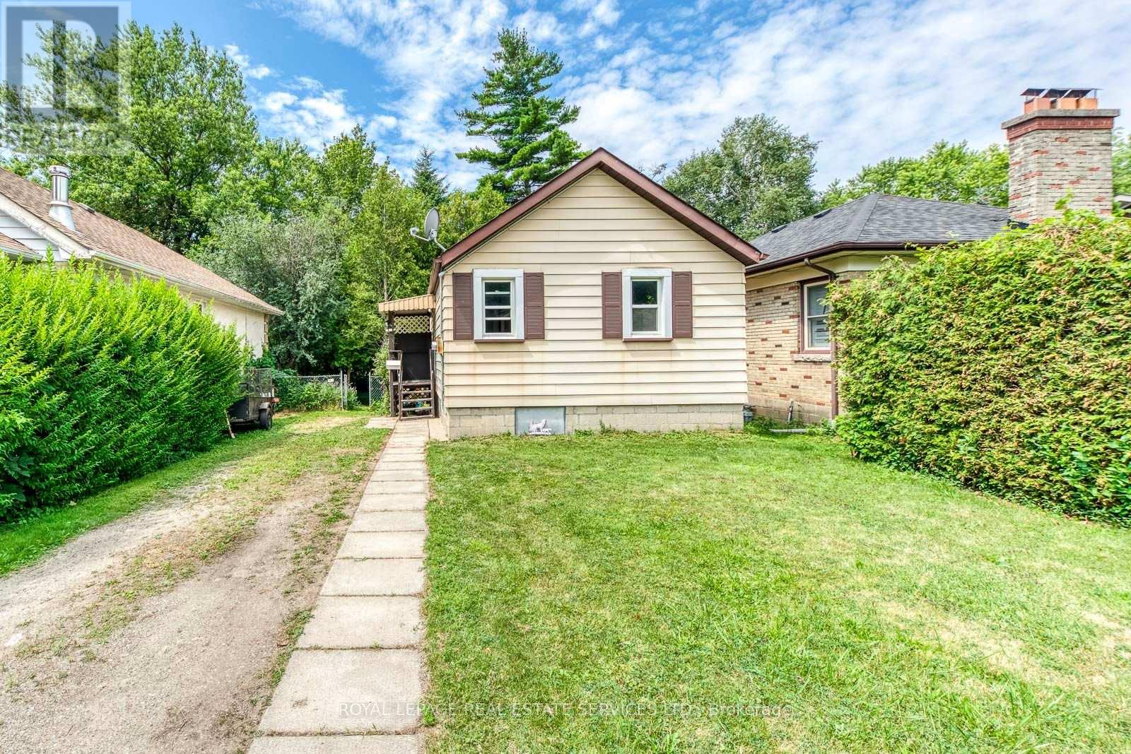 Photo of 10 Thatcher Avenue