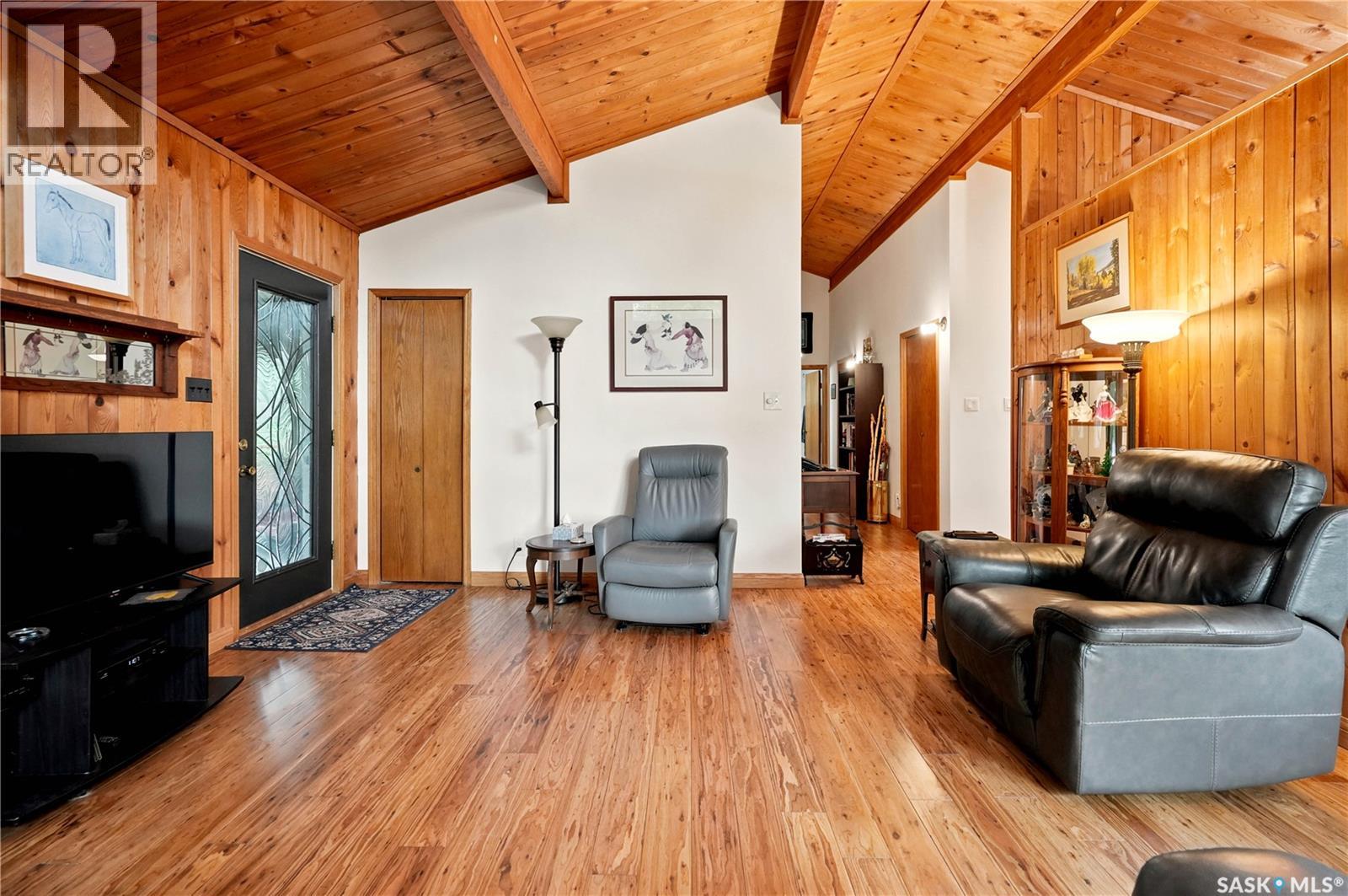 21 Meadow ROAD - Image 15