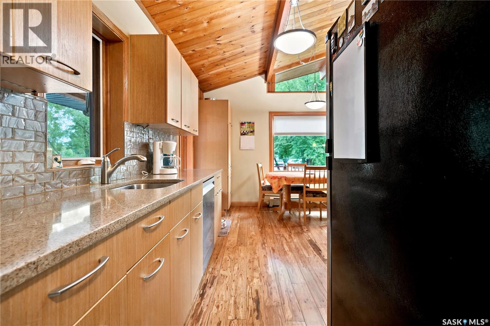 21 Meadow ROAD - Image 6
