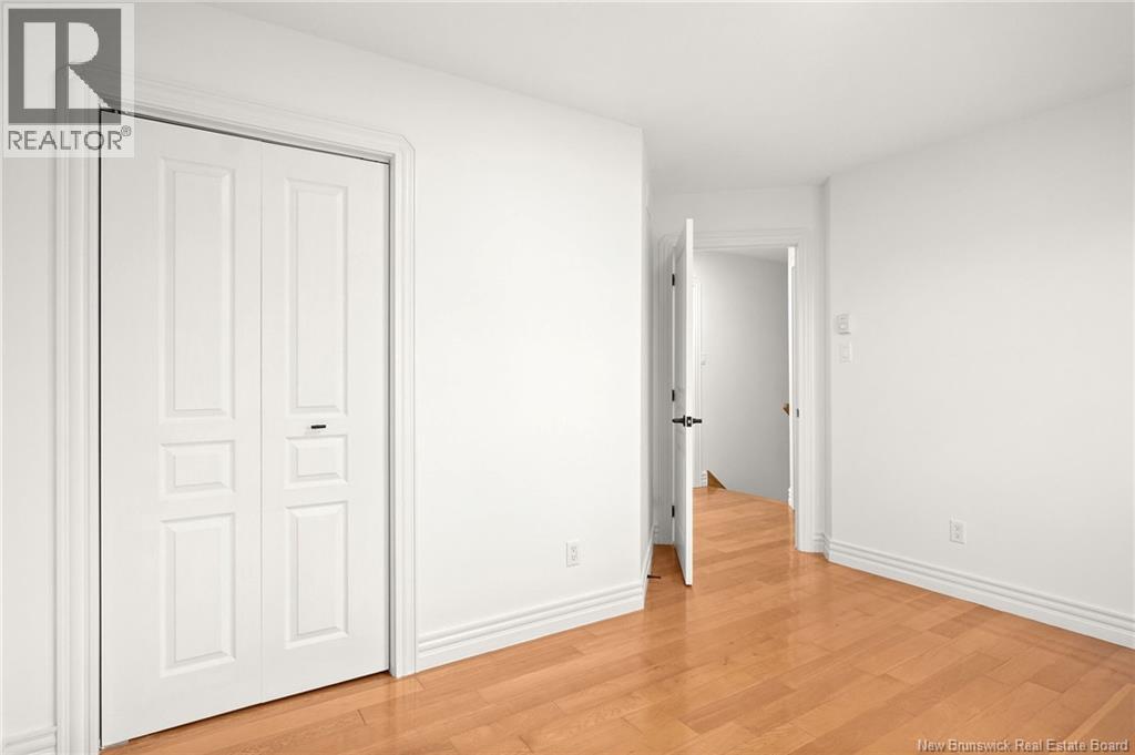 48 Barrington - Image 21