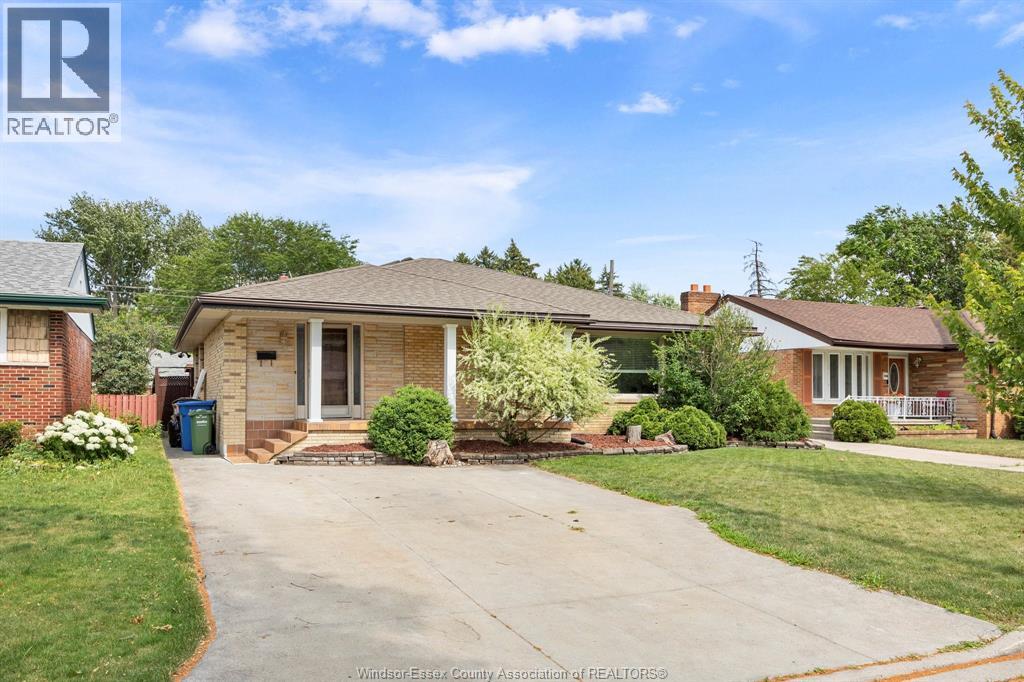 850 GREENDALE DRIVE - 2