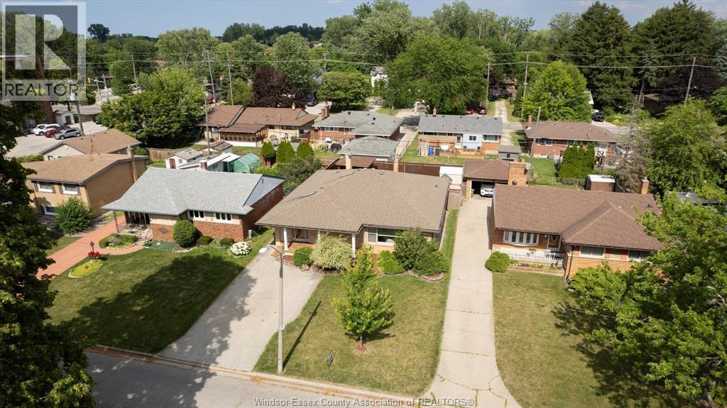 850 GREENDALE DRIVE - 3