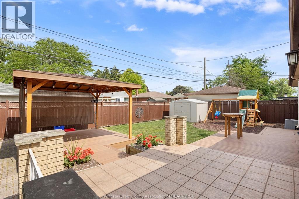 850 GREENDALE DRIVE - 32