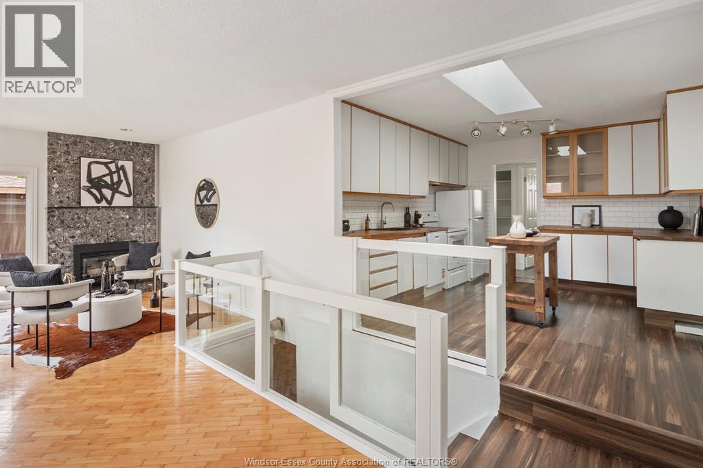 850 GREENDALE DRIVE - 7