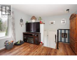 Bedroom 2 - 7 Hawk Street, Kawartha Lakes, ON K0M2T0 Photo 6