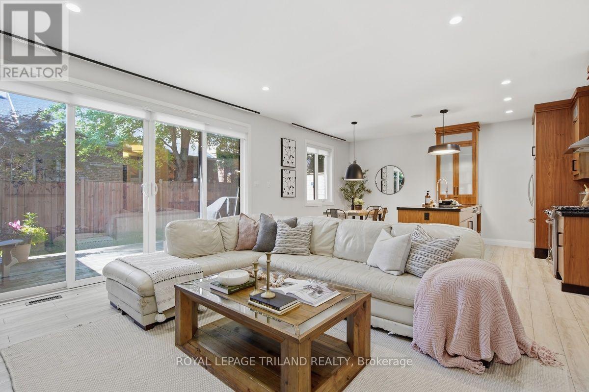 #4 433 HYDE PARK ROAD - Image 10