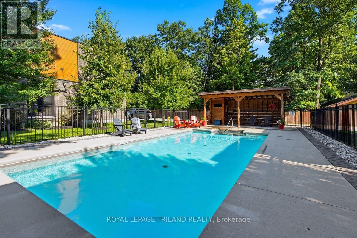 #4 433 HYDE PARK ROAD - Image 41