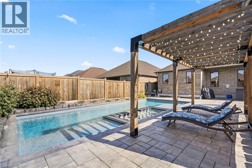 86 FORBES Crescent - 42