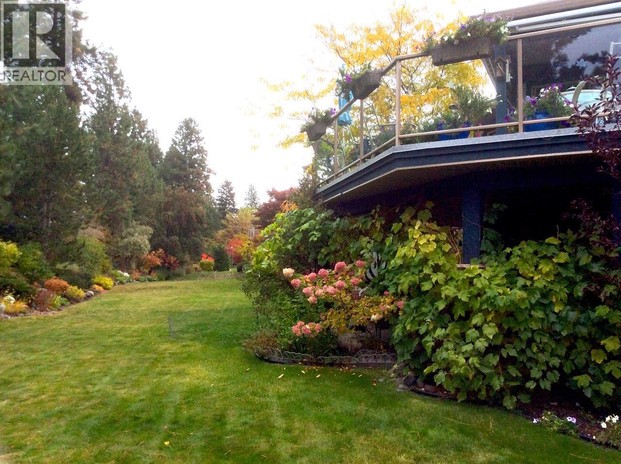 126 4074 Gellatly Road, West Kelowna