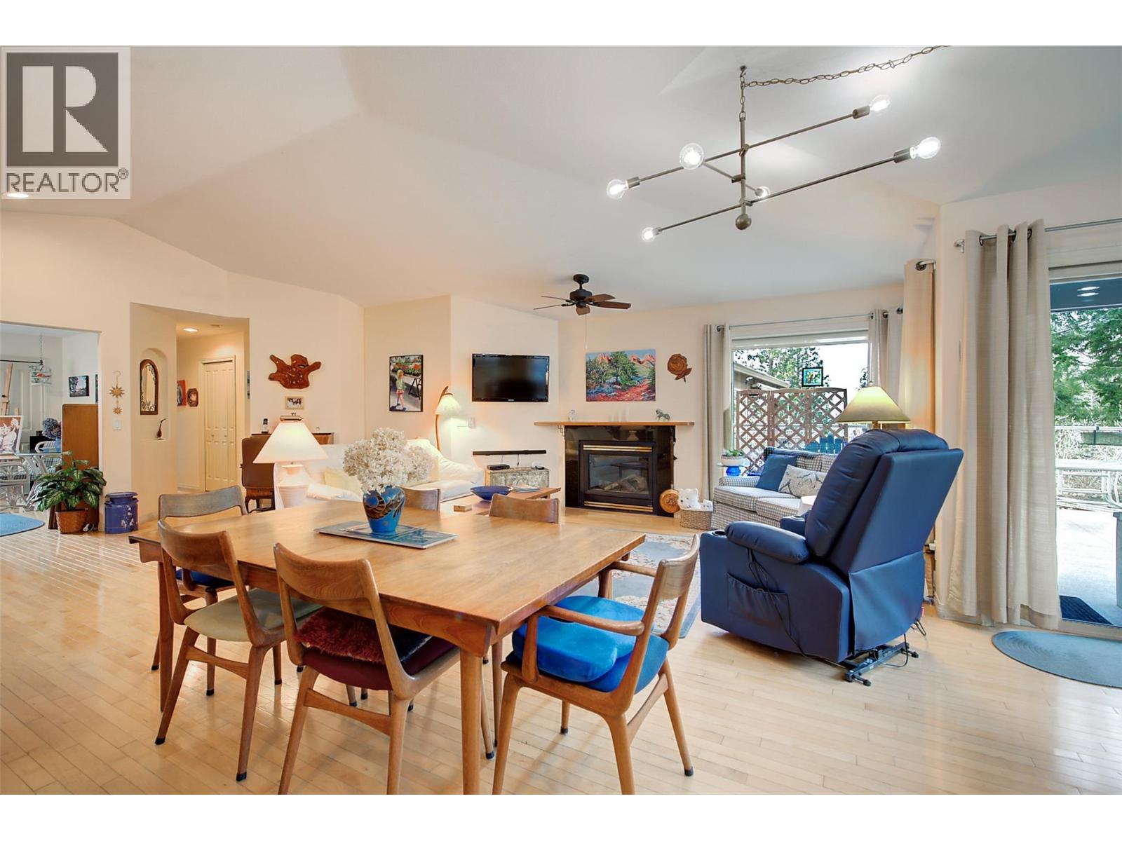 126 4074 Gellatly Road, West Kelowna