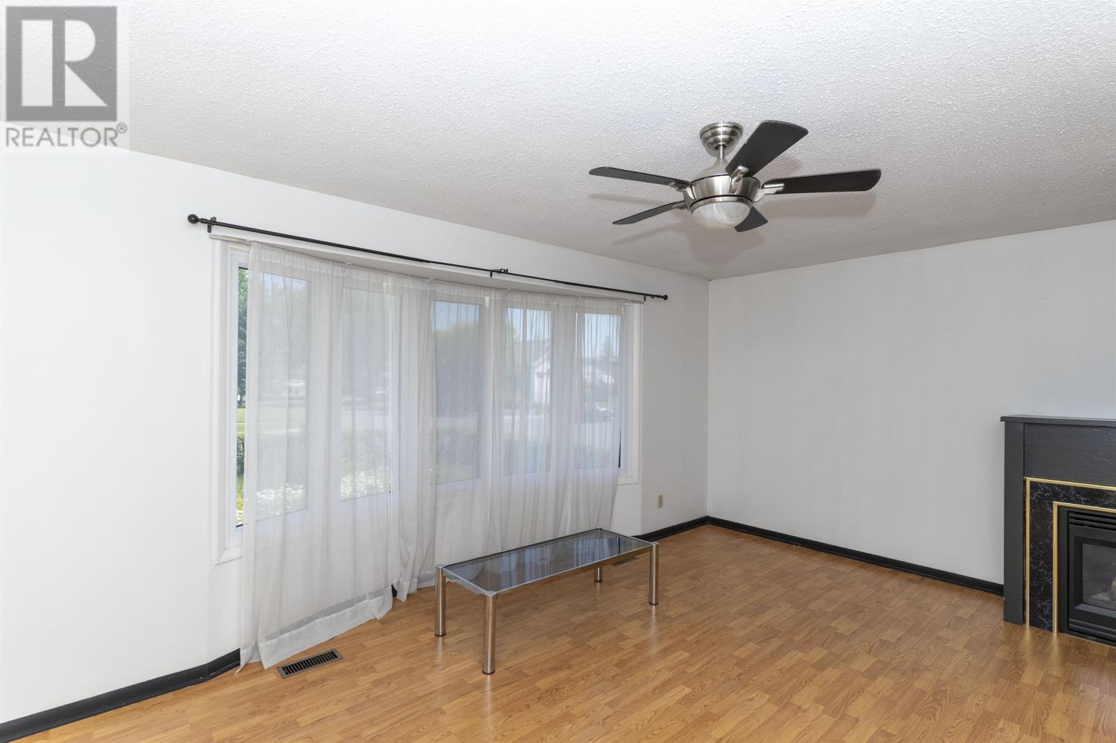 400 Victoria AVE W - Image 17