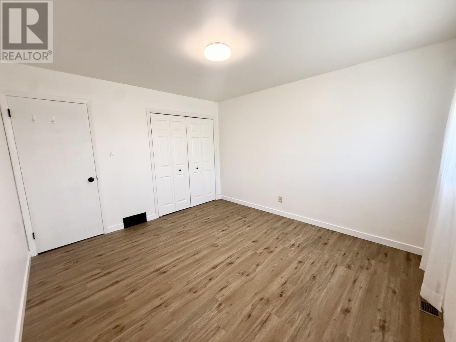 400 Victoria AVE W - 20