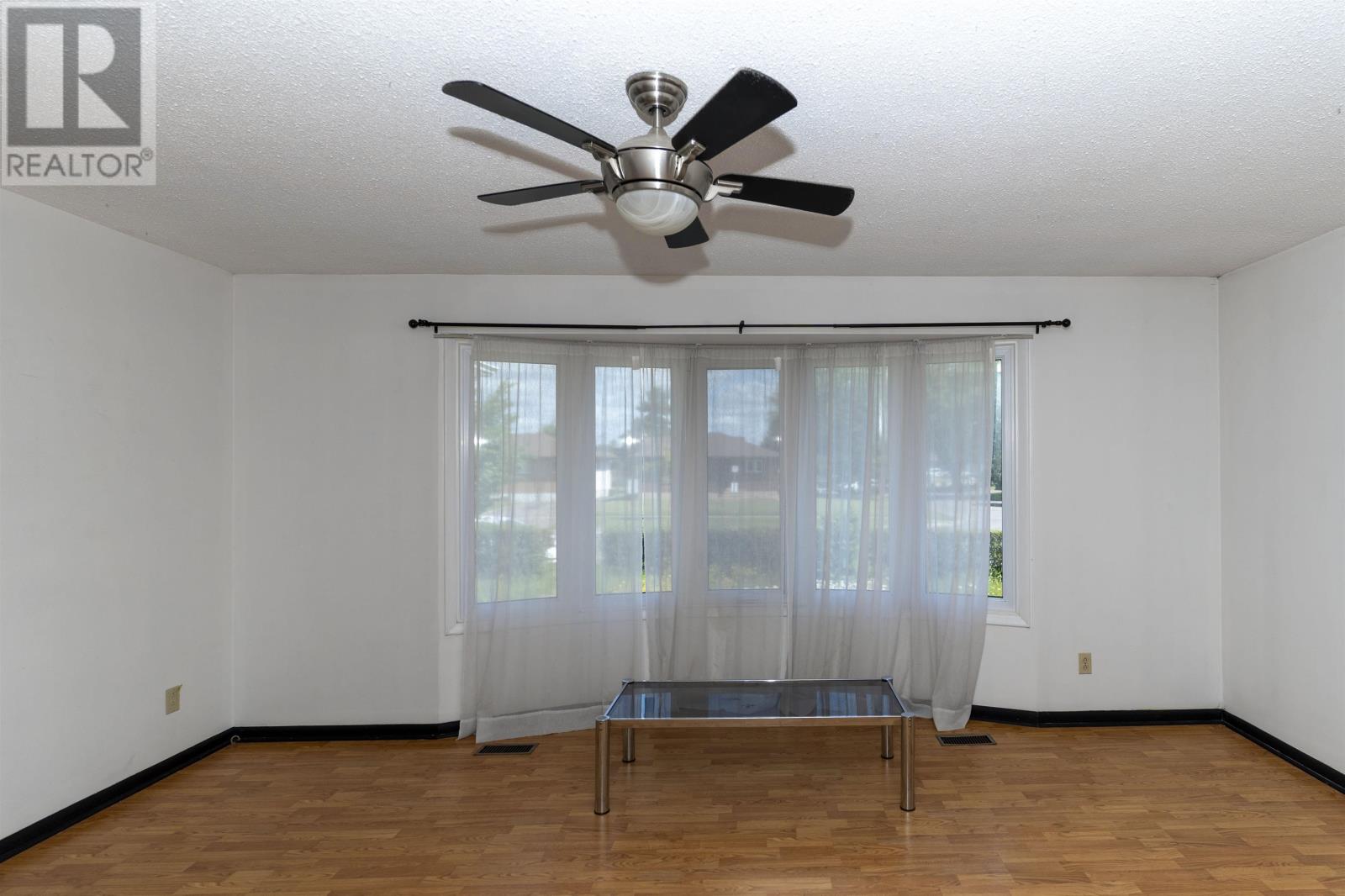 400 Victoria AVE W - Image 18