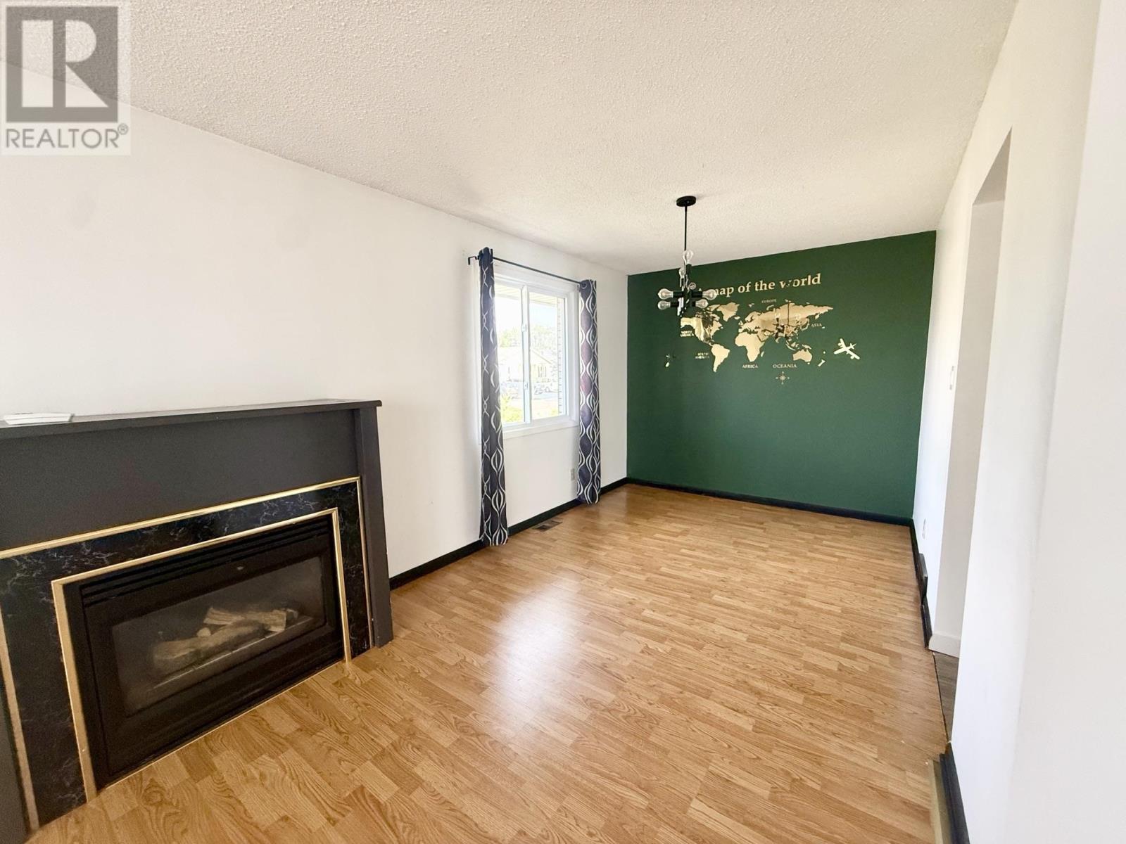 400 Victoria AVE W - 13