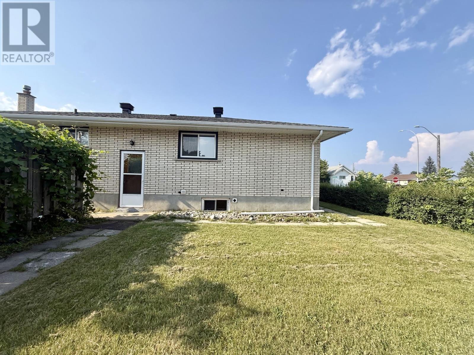 400 Victoria AVE W - Image 49