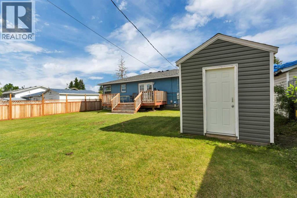 5012 62 Avenue - 40