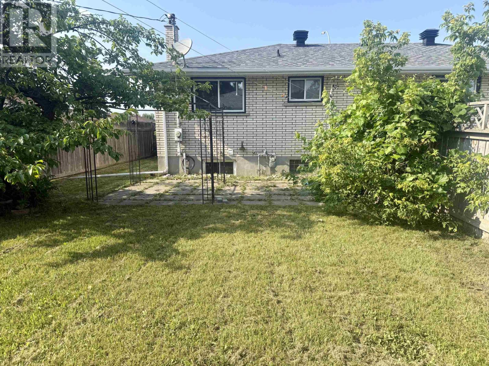 400 Victoria AVE W - Image 46