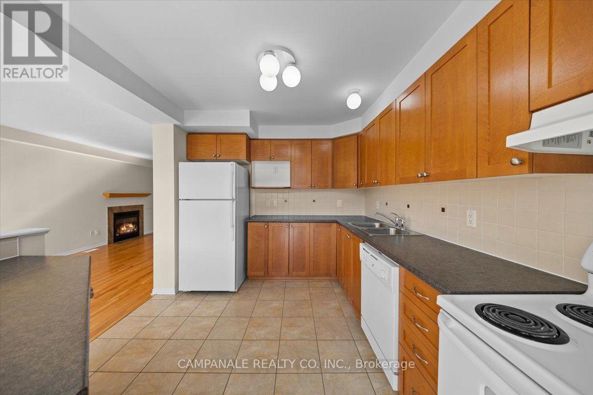 104 WOLFF CRESCENT - 12