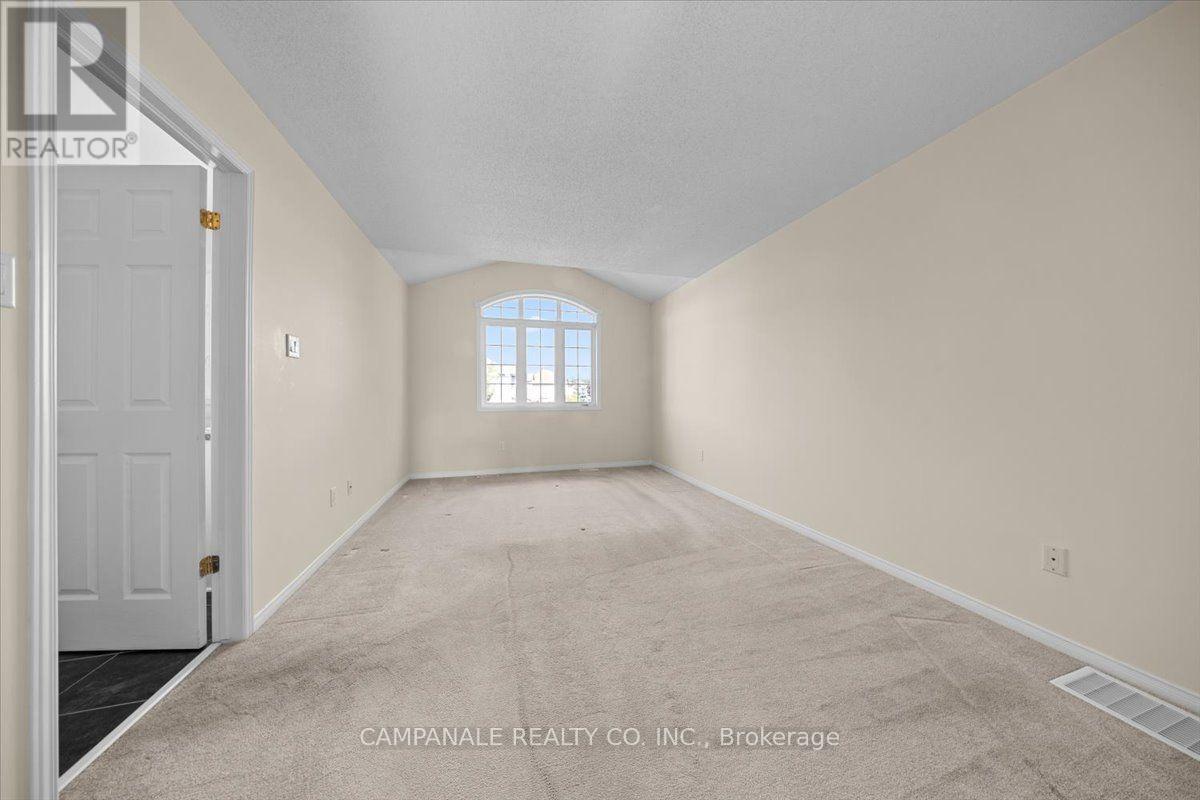 104 WOLFF CRESCENT - 17