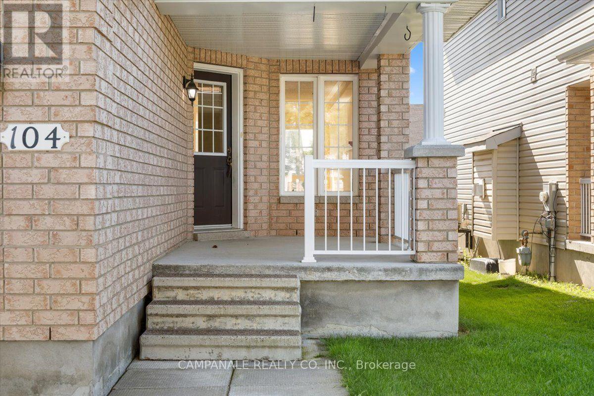 3 Bed, 3 Bath House for Sale in Arnprior – 104 WOLFF CRESCENT, Arnprior – MLS# X13639110 - Image 2