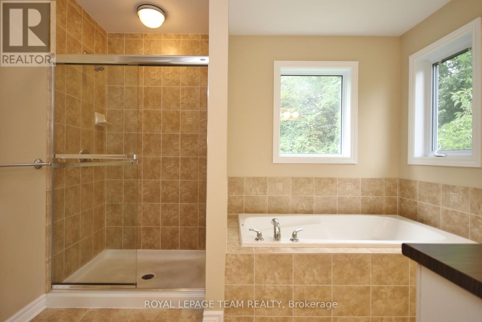3 Bed, 3 Bath House for Rent in Ottawa – 593 CLEARBROOK DRIVE, Ottawa – MLS# X13639280 - Image 15