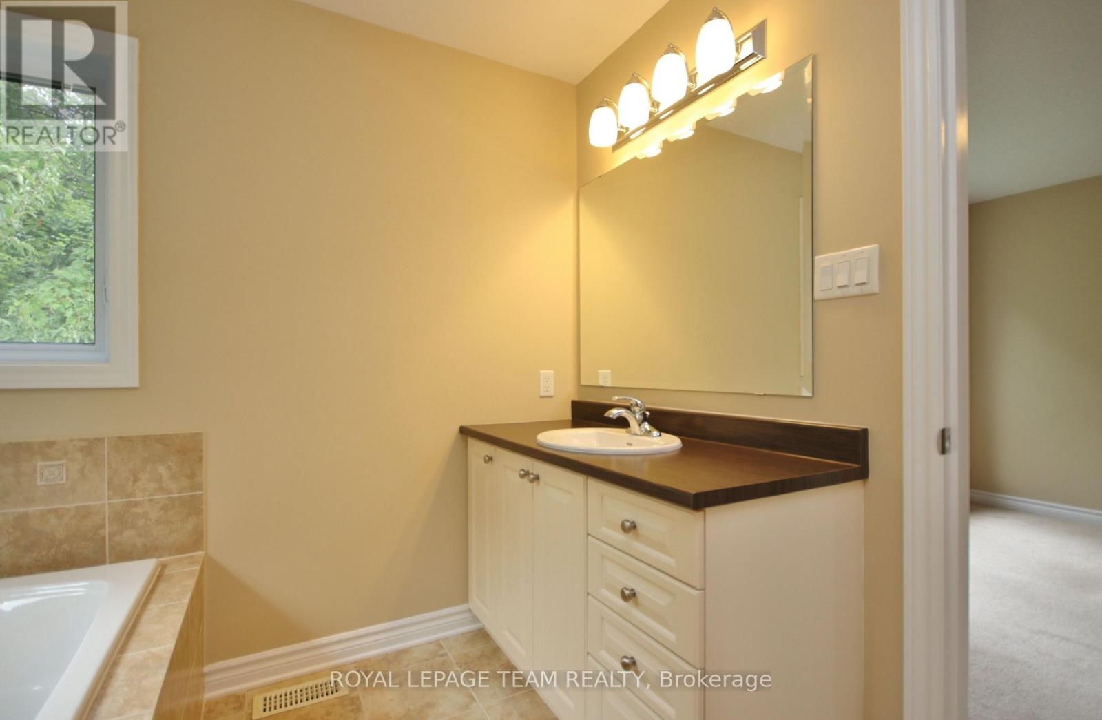 3 Bed, 3 Bath House for Rent in Ottawa – 593 CLEARBROOK DRIVE, Ottawa – MLS# X13639280 - Image 16