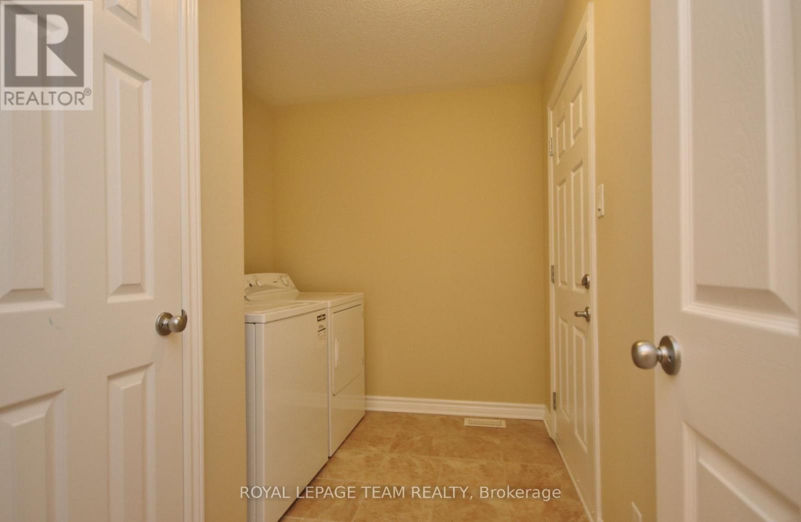 3 Bed, 3 Bath House for Rent in Ottawa – 593 CLEARBROOK DRIVE, Ottawa – MLS# X13639280 - Image 23
