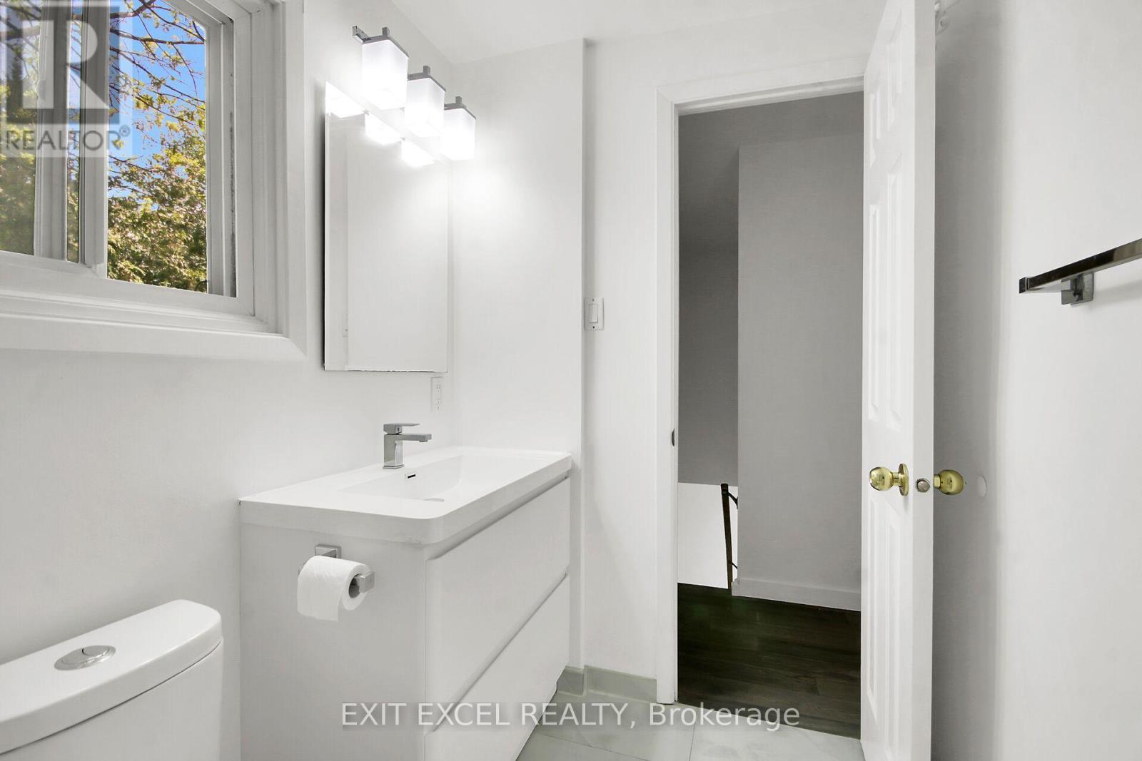 25 UXBRIDGE CRESCENT - 13